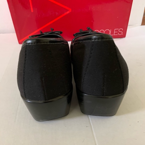 Comfy Aerosoles black statement shoes rubber wedges cute black leather bow US 10 - Picture 3 of 5